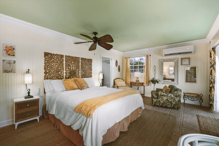 Vero Beach room w/ private entry MCM suite