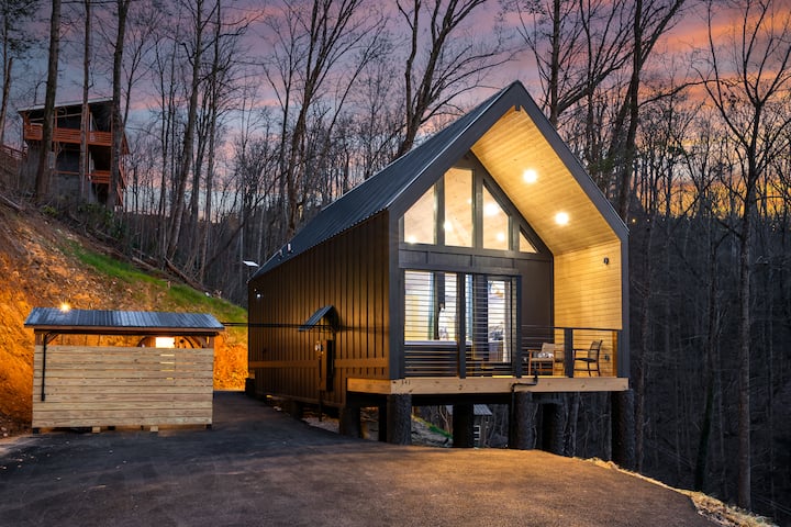 Tiny Scandinavian Spa Retreat • Sauna • Hot Tub
