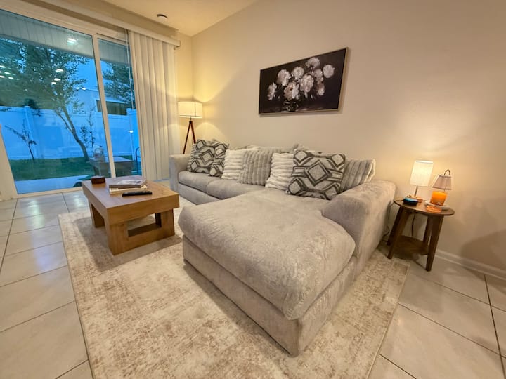 Modern Townhome | UNF • Mayo • Sleeps 6