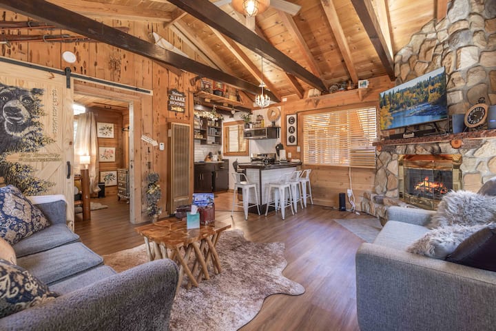 New! Gold Pine Cabin Getaway!