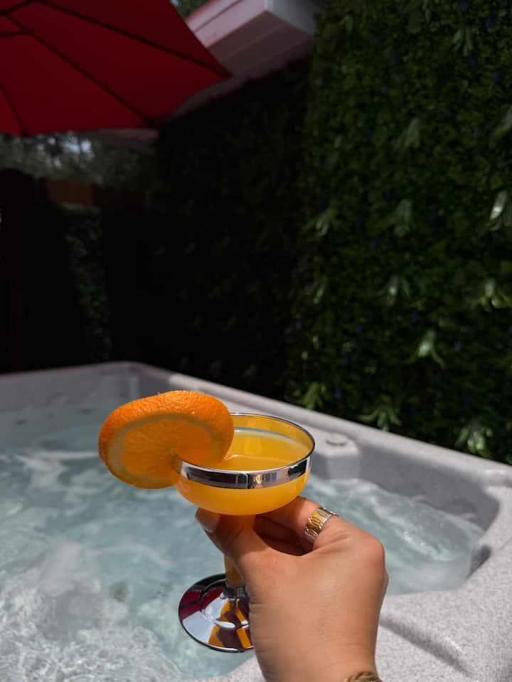 Modern Studio with Private Hot Tub | Free Parking 