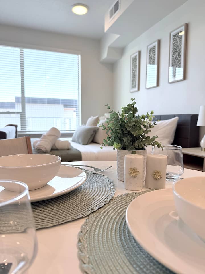 Modern Downtown SLC | King Bed+Pool+Free Parking