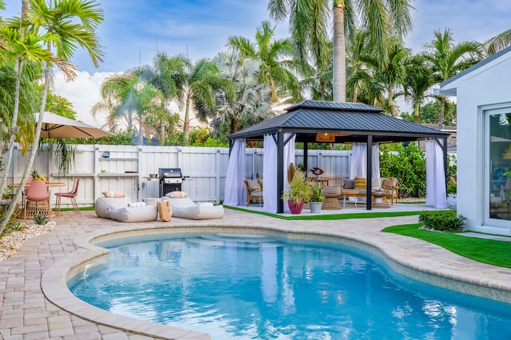 Curated Luxury Retreat | Pool • Spa • 8 min Beach