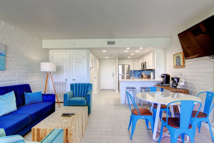 Shore Thing ~ Swimming Pool and Beach Access!