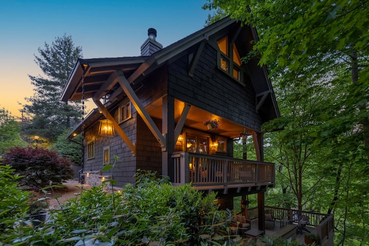 *Hot Tub & Pet-Friendly* Cabin in Cheshire Village