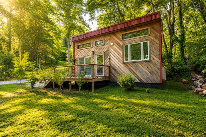 Charming Nordic Cottage in Black Mountain