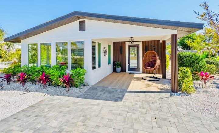 FoxSea Beach Cottage Longboat key gulf sunsets 