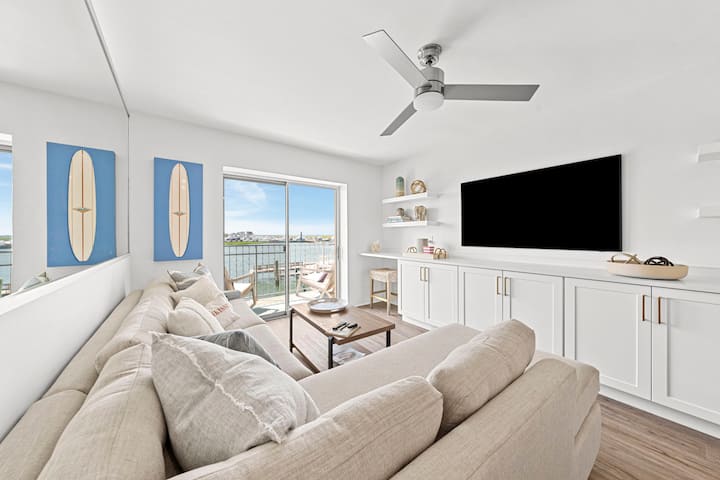 Pristine Bayfront Sunset Condo