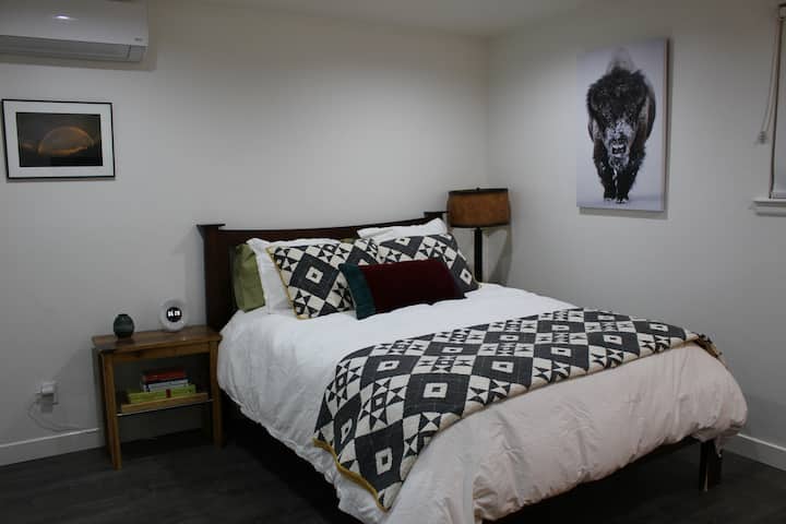 Sleek, Modern Studio in the heart of downtown.