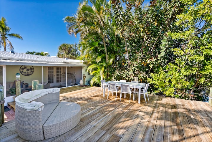 Waterfront 2BR | Boat Dock | King & Queen Beds