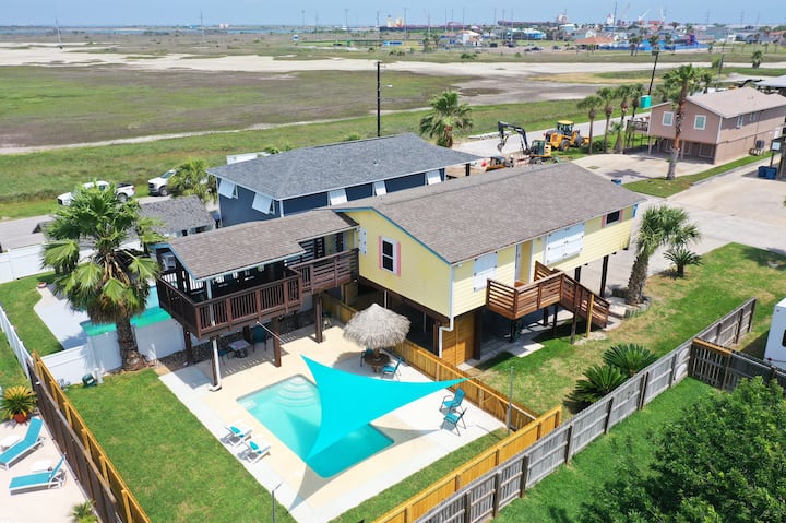 Private Pool, by Nature Preserve! | Tipsy Flipper