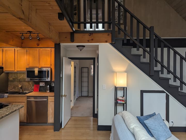 Mountain Zen Cabin Retreat - Minutes to Downtown