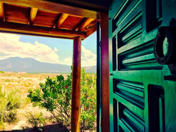 Magpie and Raven Mountain View Casita, Taos