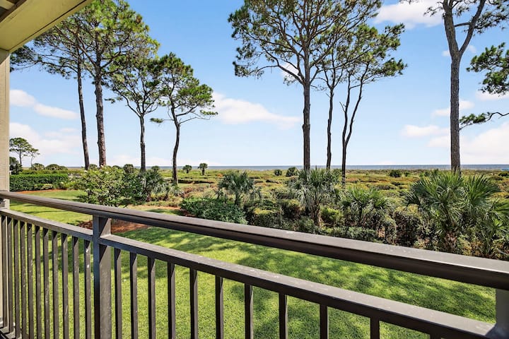 Oceanfront Condo w/ Balcony | Sea Side Villas HHI