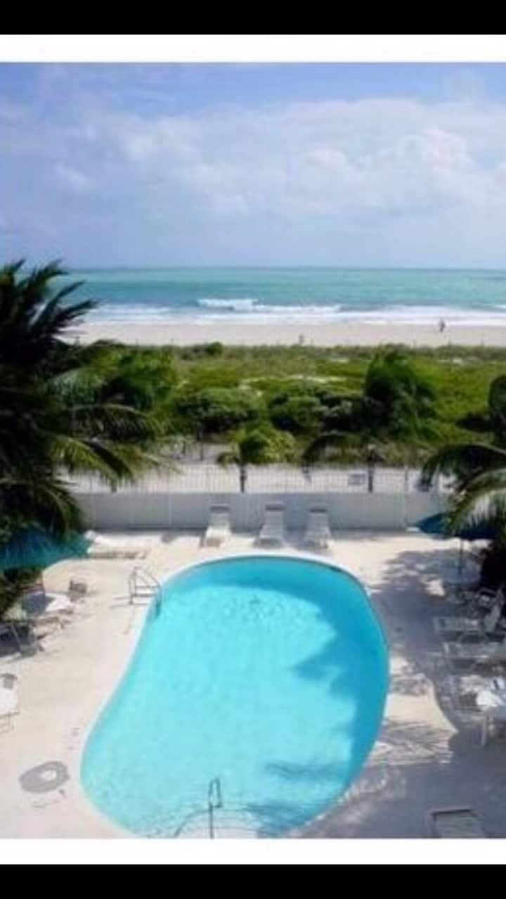 Beautful Studio with POOL and BEACH access