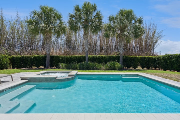 Coastal Style Villa near Disney/Pool/Spa