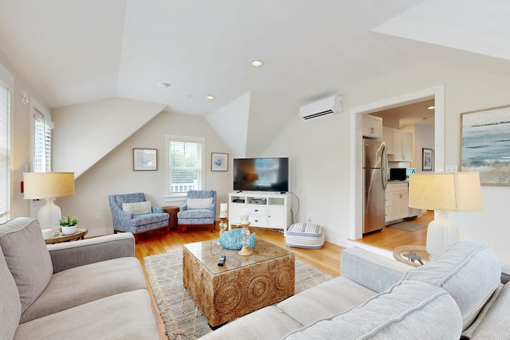 Lavish Downtown Chatham Condo: Walk to Everything!