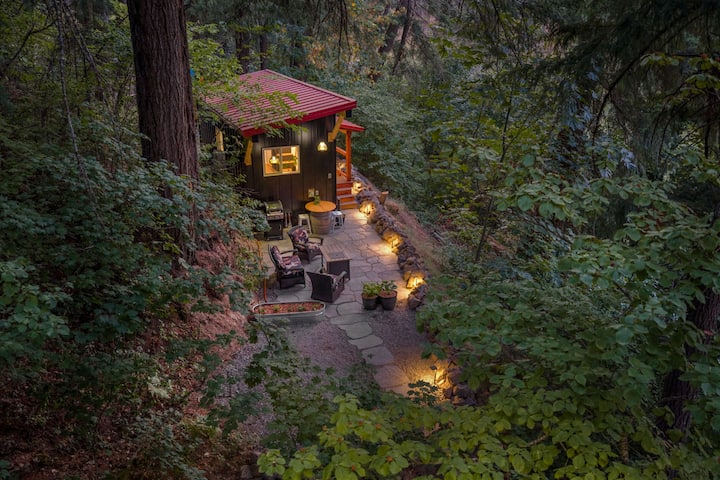 The Lookout | White Salmon Riverfront Tiny Home