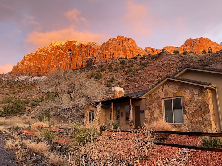 Explore Zion! Your secluded Springdale Retreat
