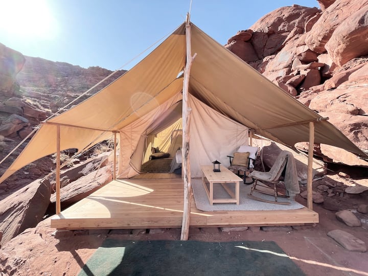• Moab Glamping Luxury Tent sleeps 4