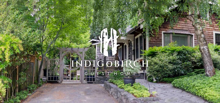 IndigoBirch: Luxurious Zen Garden Retreat: Hot Tub