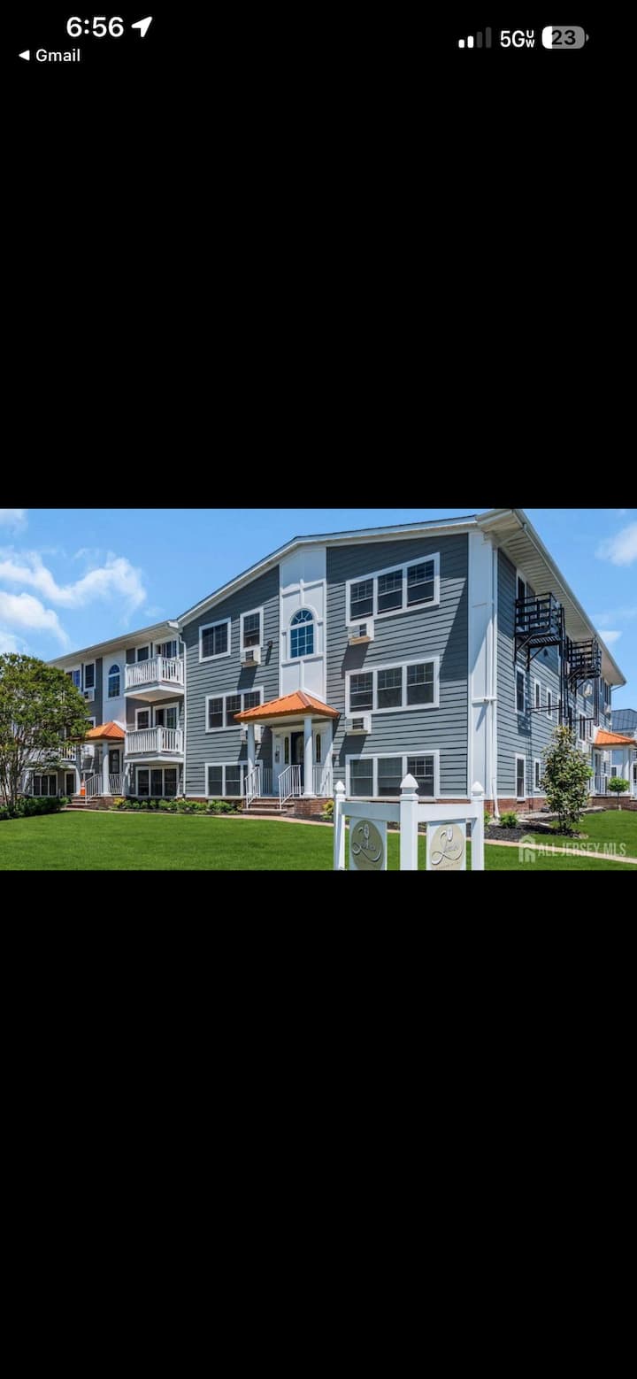 Condo in Asbury Park, 2 blocks from the boardwalk