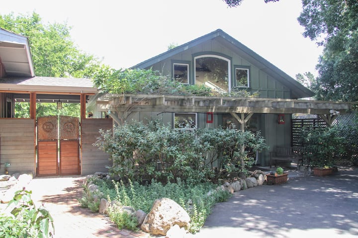 Dry Creek Valley Cottage
