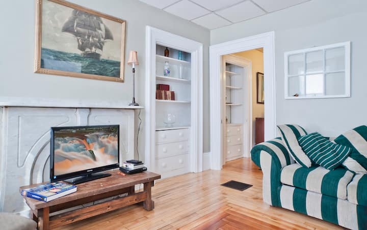 Getaway in Historic Charlestown
