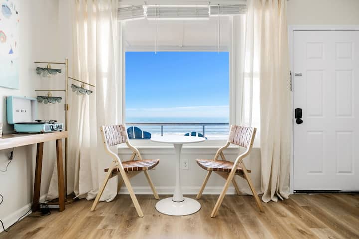 Front Beach Condo! 1 Block to Center Street-3C