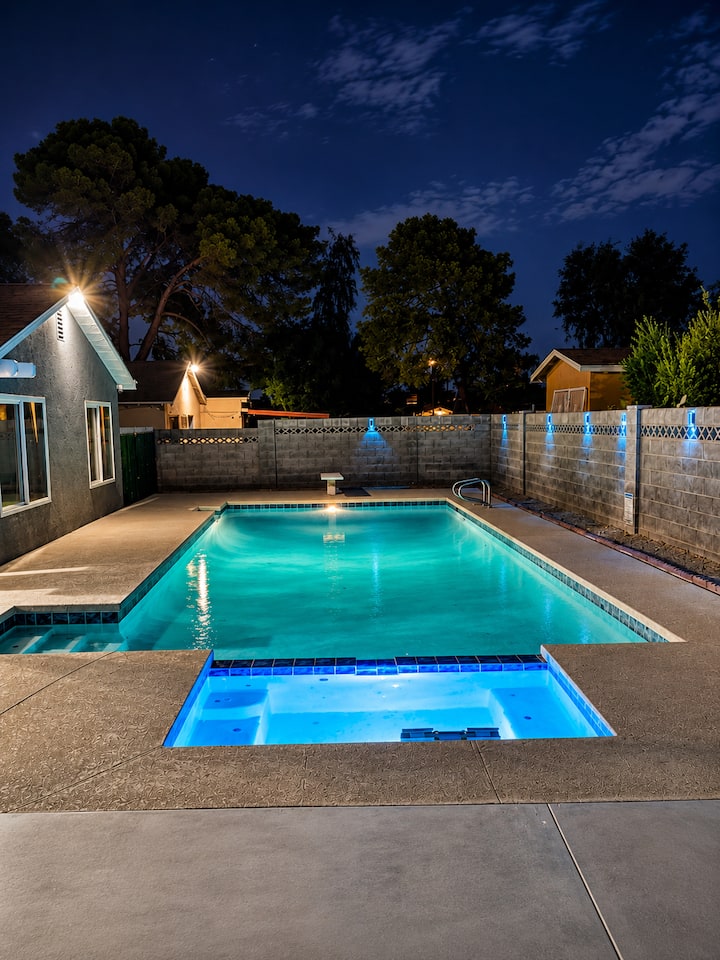 Private House with Pool 3 min from the airport.