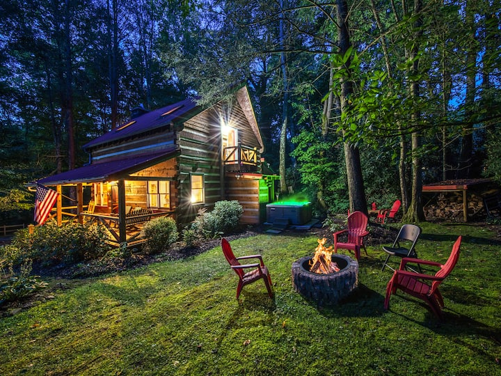 Creekside Cabin | Hot Tub + Fireplace + Firepit