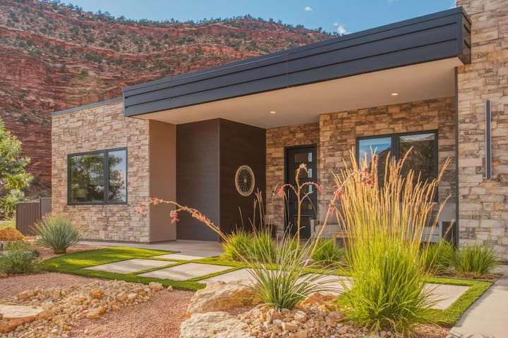 Grand Kanab'n: Rooftop Hot Tub, Red Rock Views