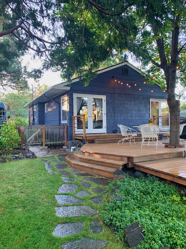 The Blackberry Cottage