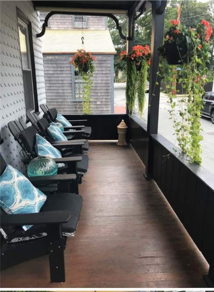 Private Entrance Suite in Historic Point