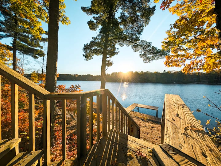 Lakefront Hot Tub Getaway