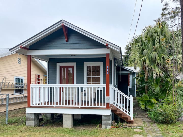 Historic Cottage in Old Town Bay St Louis
