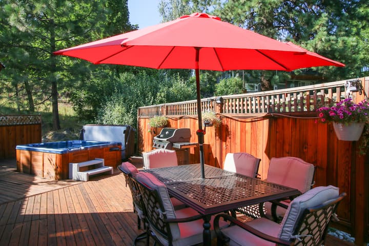 Downtown Leavenworth Hideaway- Rare Openings!