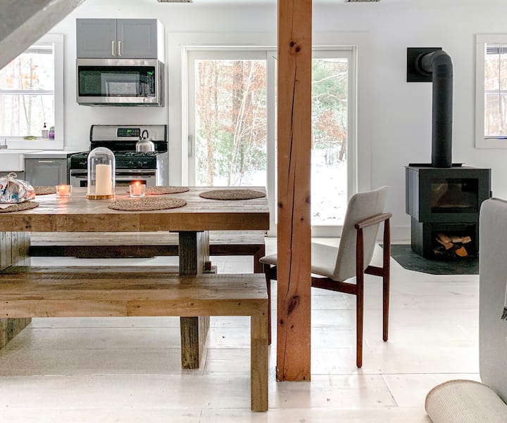New:Cozy Barn-Style Retreat Minutes From Woodstock