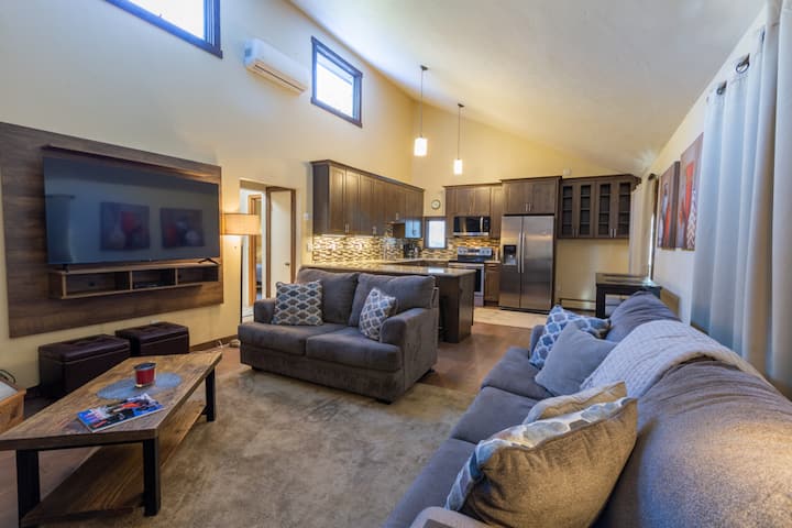 2 Bed/2 Bath Condo-no pets, kings/twins*