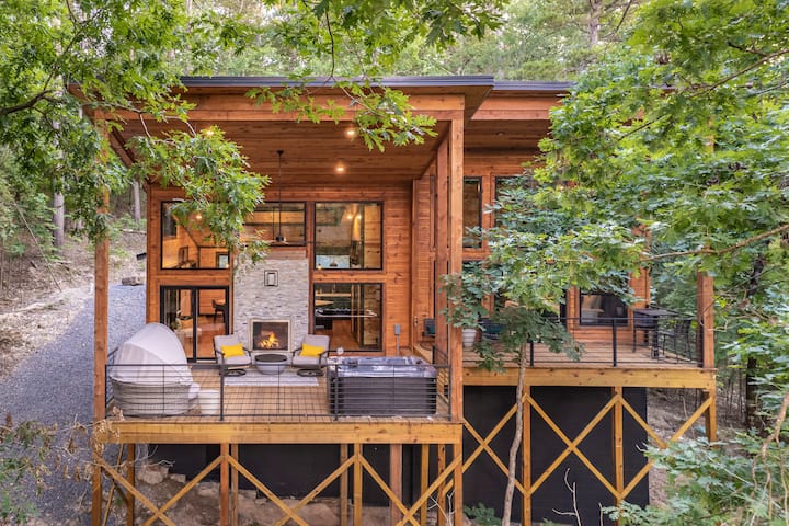 Luxury Elevated Cabin | Sauna • Yoga • Romantic