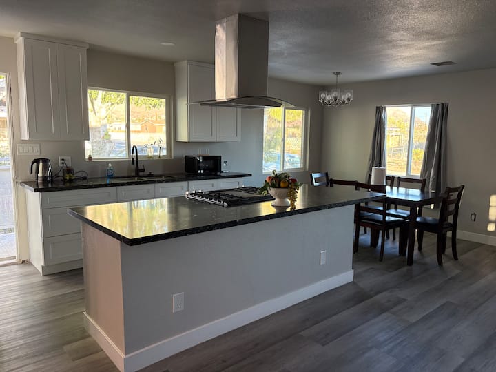 Clean, comfy & budget friendly room 