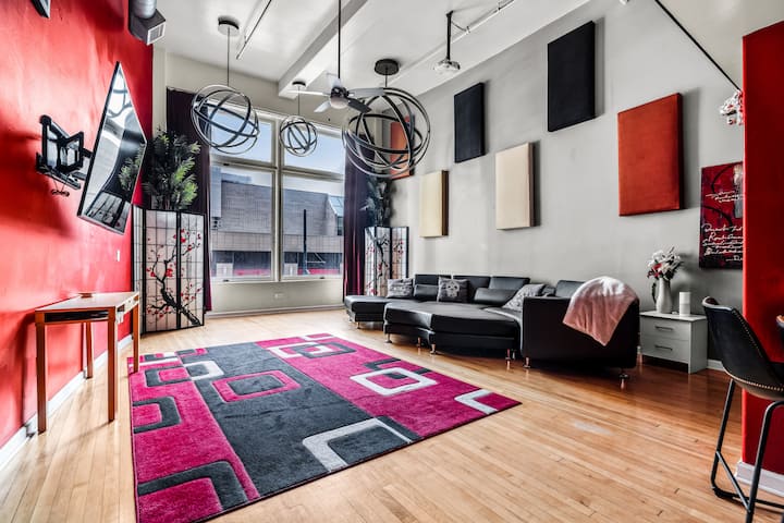 Best Location HUGE 1 bedroom loft