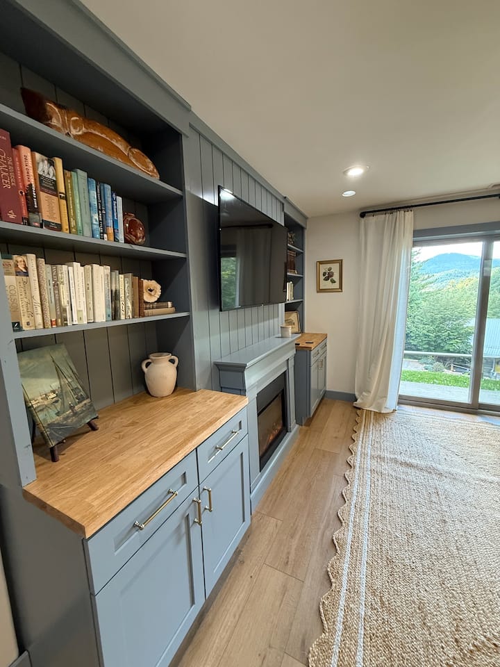 Brand new retreat in heart of Boone with a view 