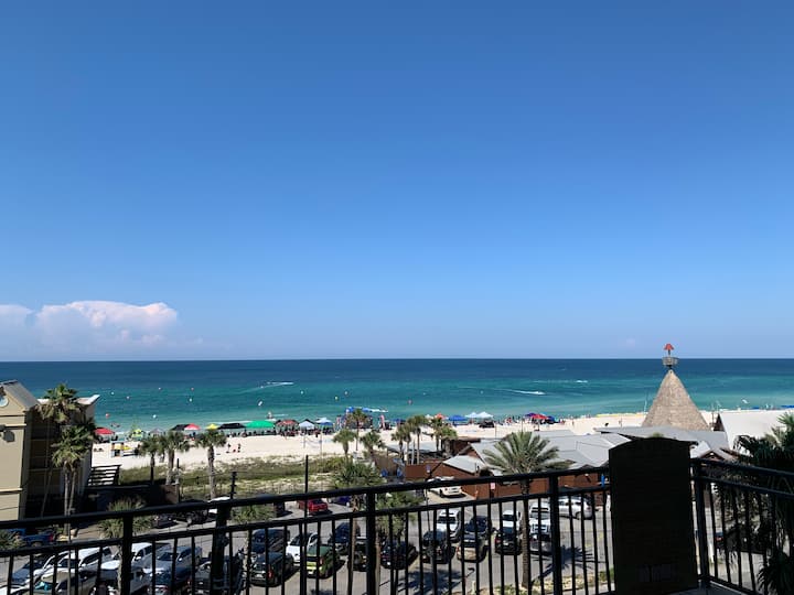 1BR Ocean Front Condo Free Parking 35