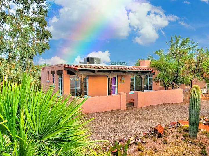 Charming Casita with Breathtaking Desert Views
