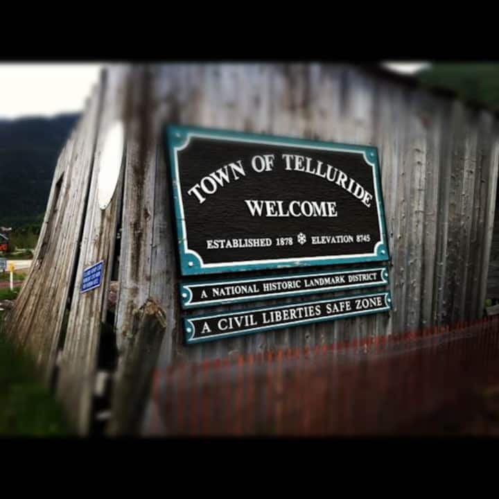 Telluride Beauty in Conveniently Located Condo
