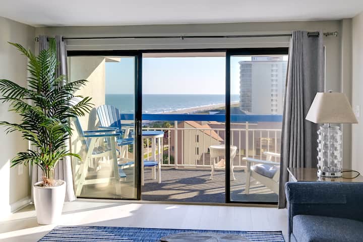 Ocean-View Balcony: Peaceful Forest Dunes Condo!