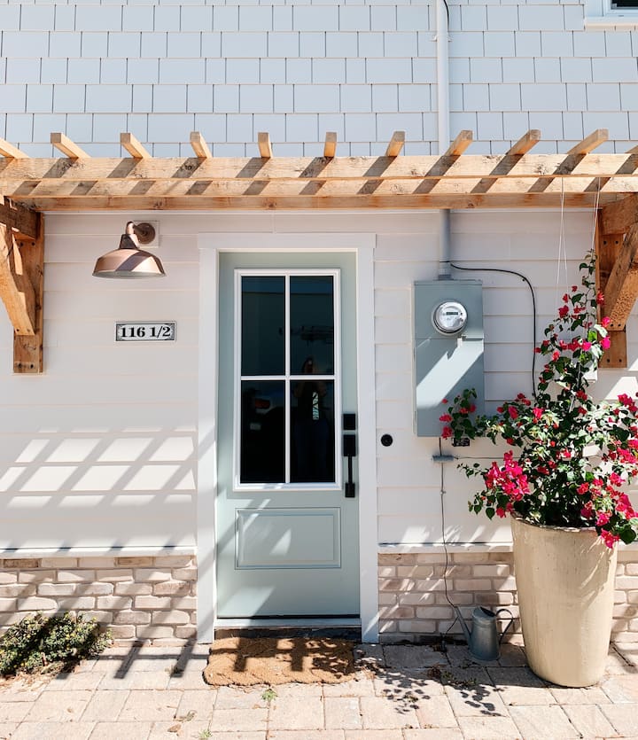 Boutique Stay Near the Bay | Walk to Downtown.