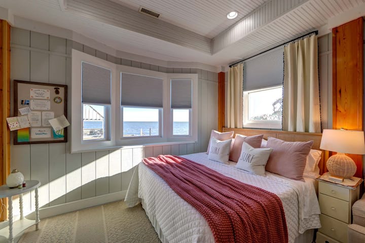 August Rose Cottage on the Pamlico Sound