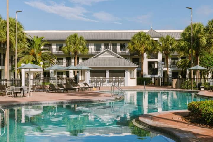 Minutes From Disney Fun with Free Shuttle | Pool